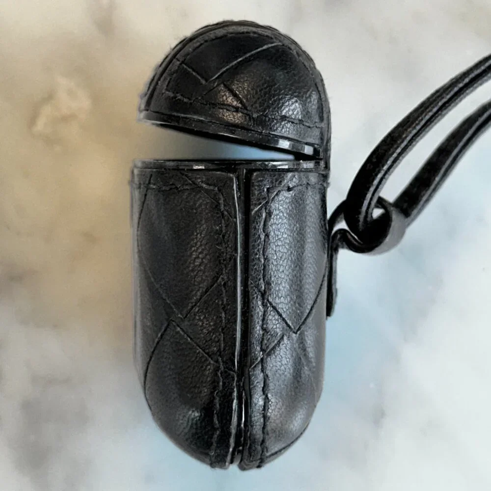 Bottega Veneta DESIGNER Black Leather Woven Intrecciato Airpod Case